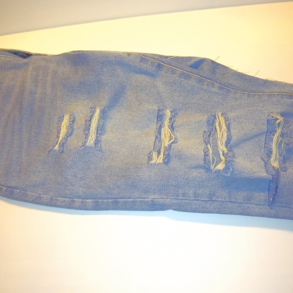 Refuge high waisted distressed denim jeans size 8 - Picture 2 of 8